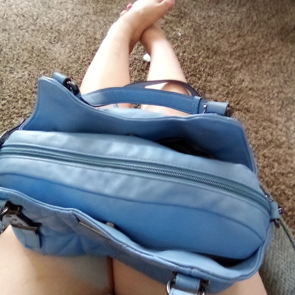 Elegant Blue Quilted Handbag - Picture 4 of 4